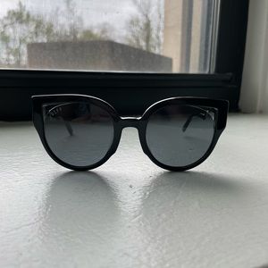 DIFF Eyewear Cutout Sunglasses